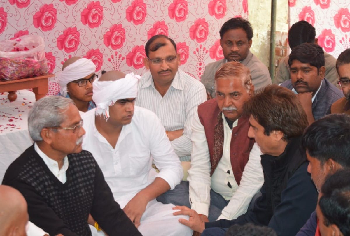 Raj Babbar meets family of martyr kaushal kumar family
