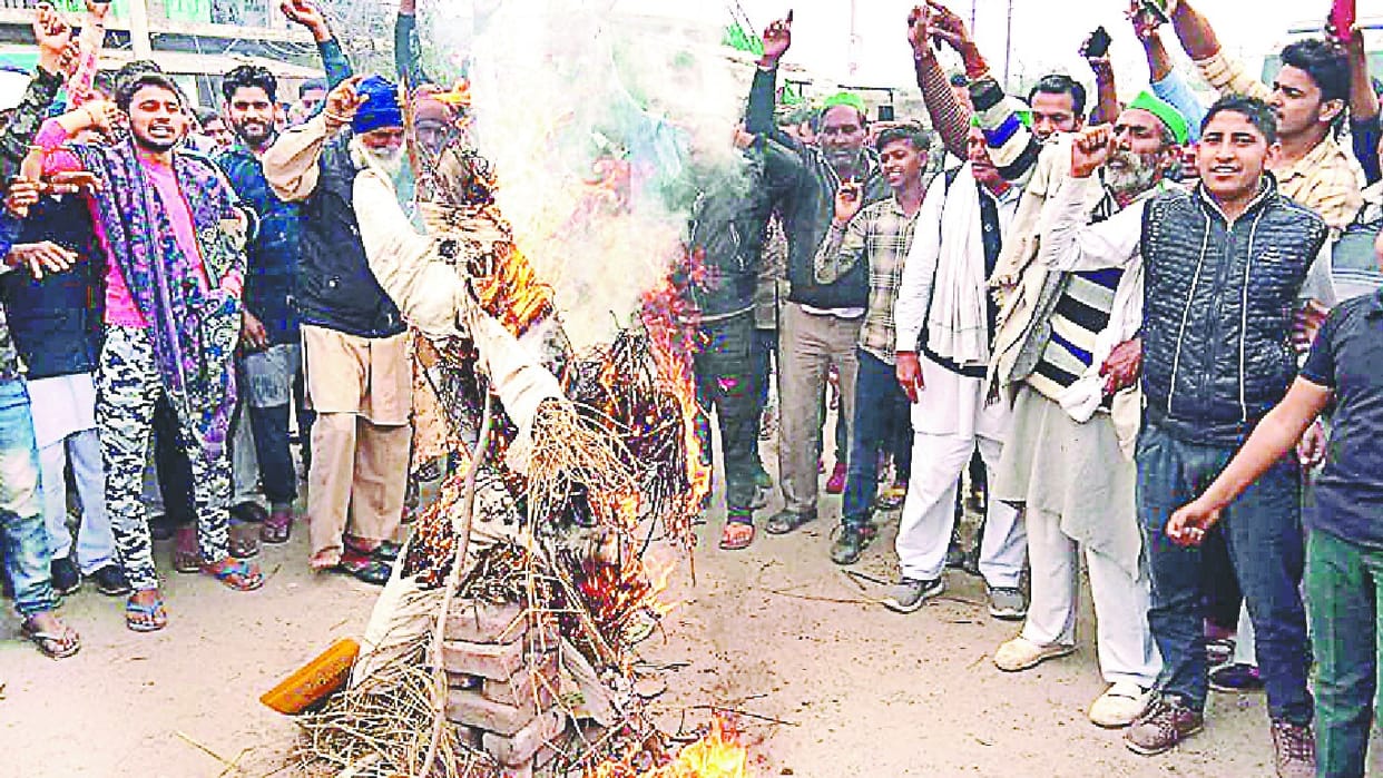Puffed effigy of Pak Prime Minister in Bidouli