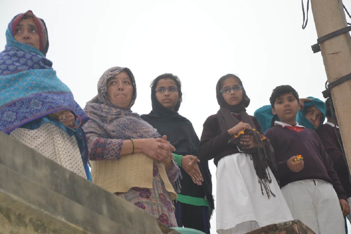 Jammu pulwama terror attack, Villagers pay tribute to martyr Amit and Pradeep