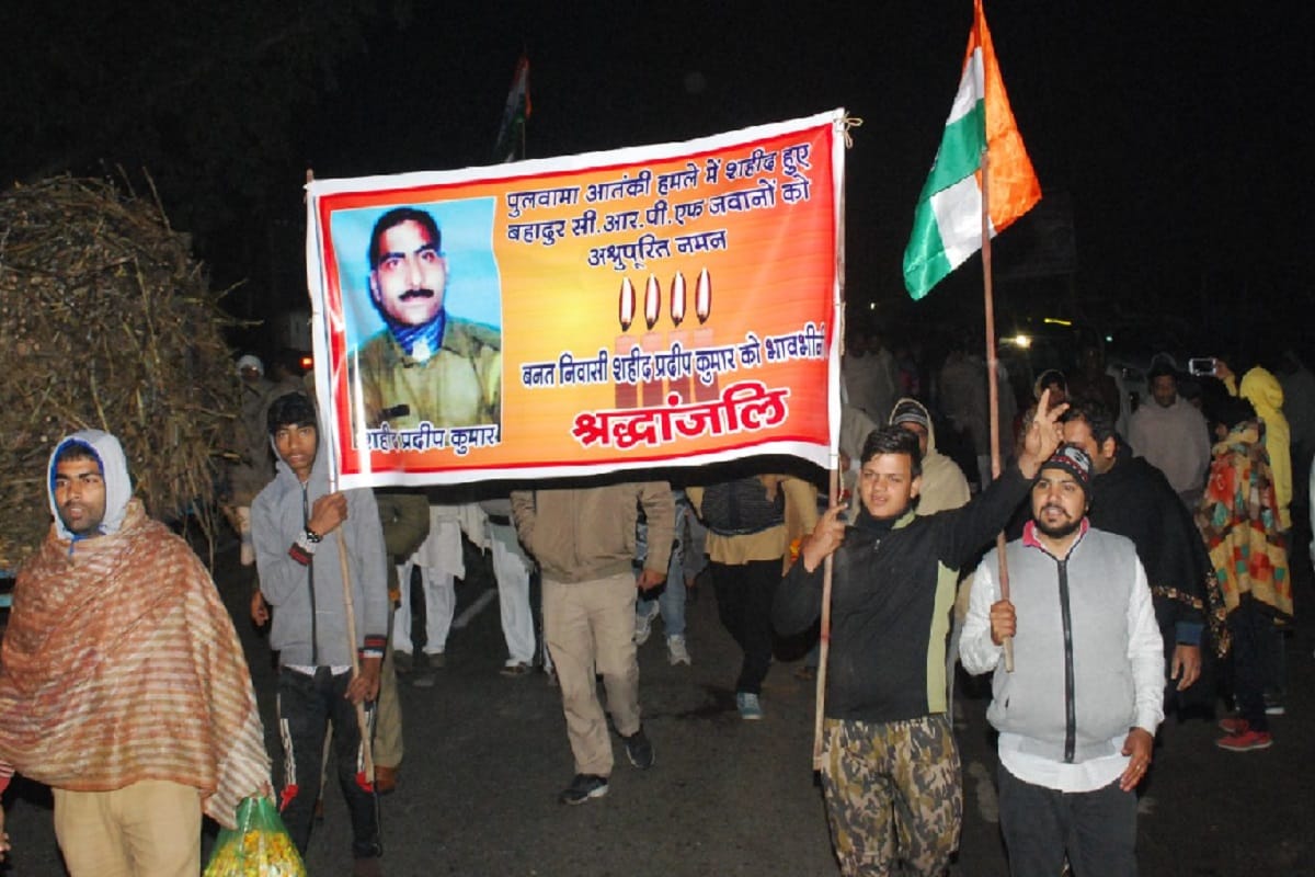 Martyr pradeep wife says I am happy on Wing Commander Abhinandan returned to country