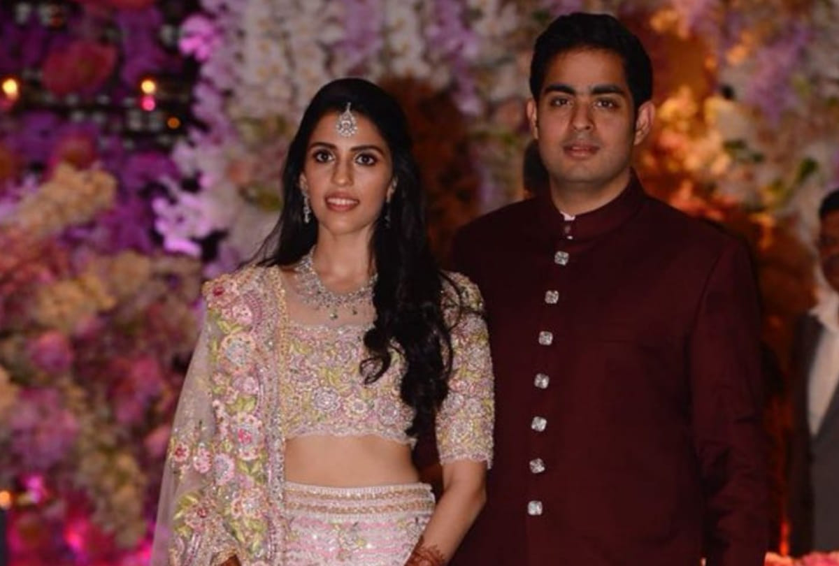 know about akash and shloka study