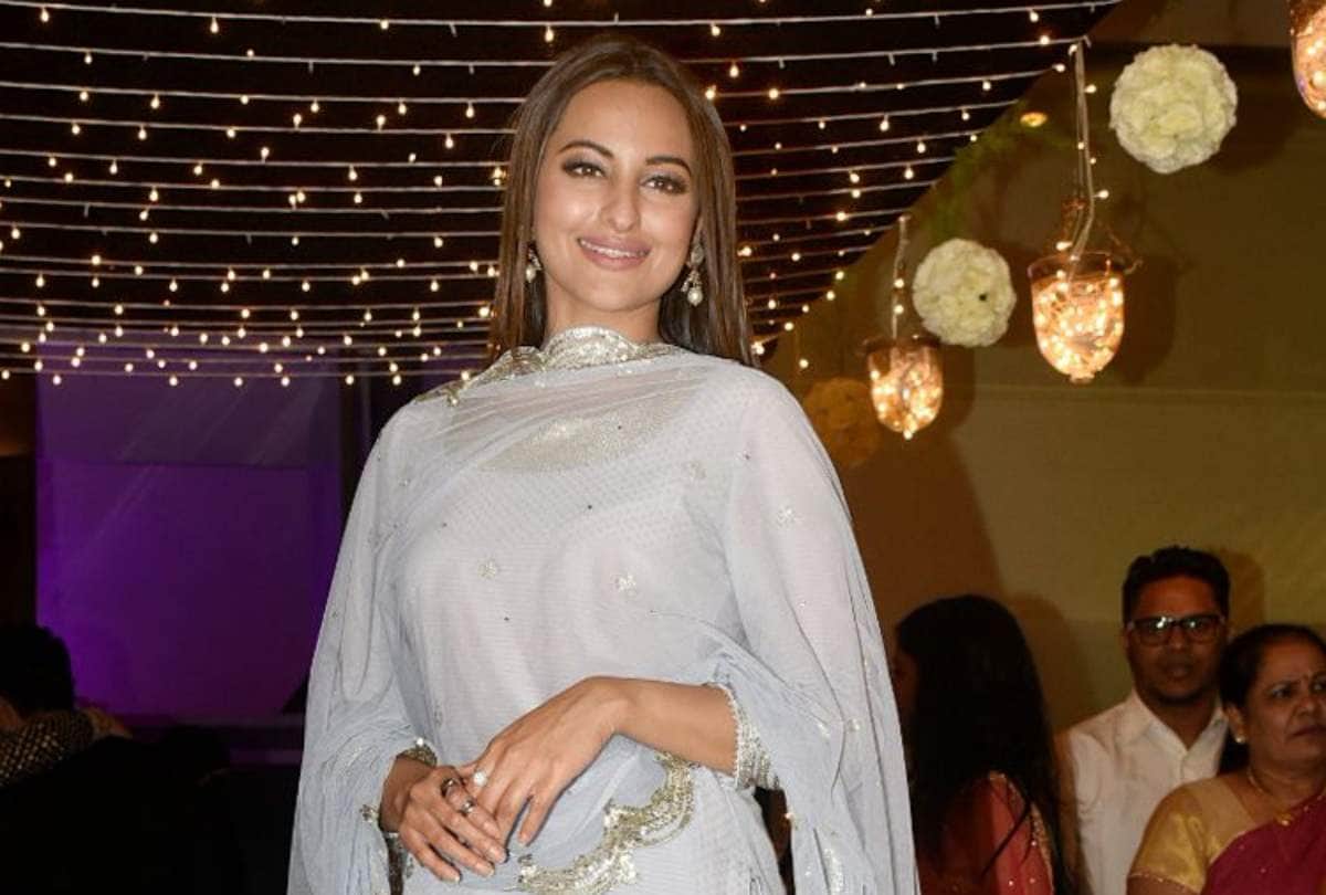 Sonakshi Sinha reaction on dating rumours with Notebook star Zaheer Iqbal