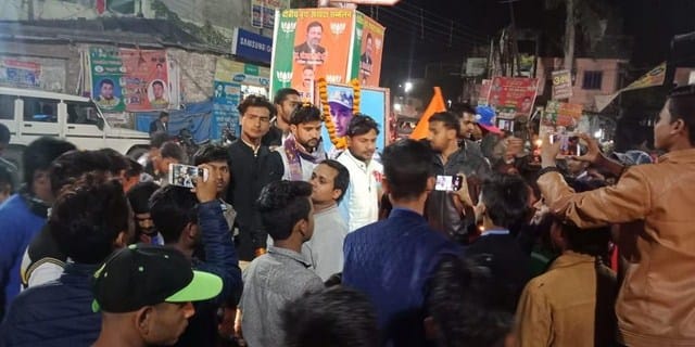 Whose throat death was blessed, Naman that heroic sutta