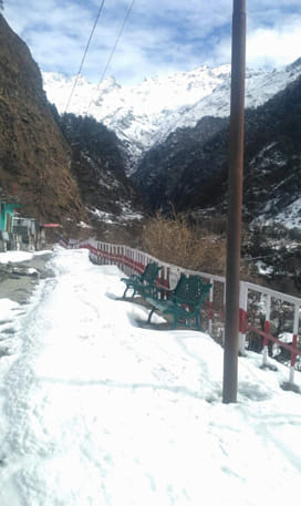 छह माह बाद भी जीर्णोधार की राह देख रहा आपदाग्रस्त यमुनोत्री धाम