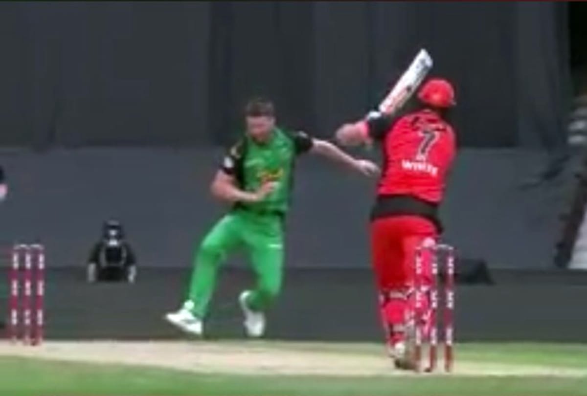 VIDEO: How Aaron finch looses his control after getting run out in final of Big Bash league 2019
