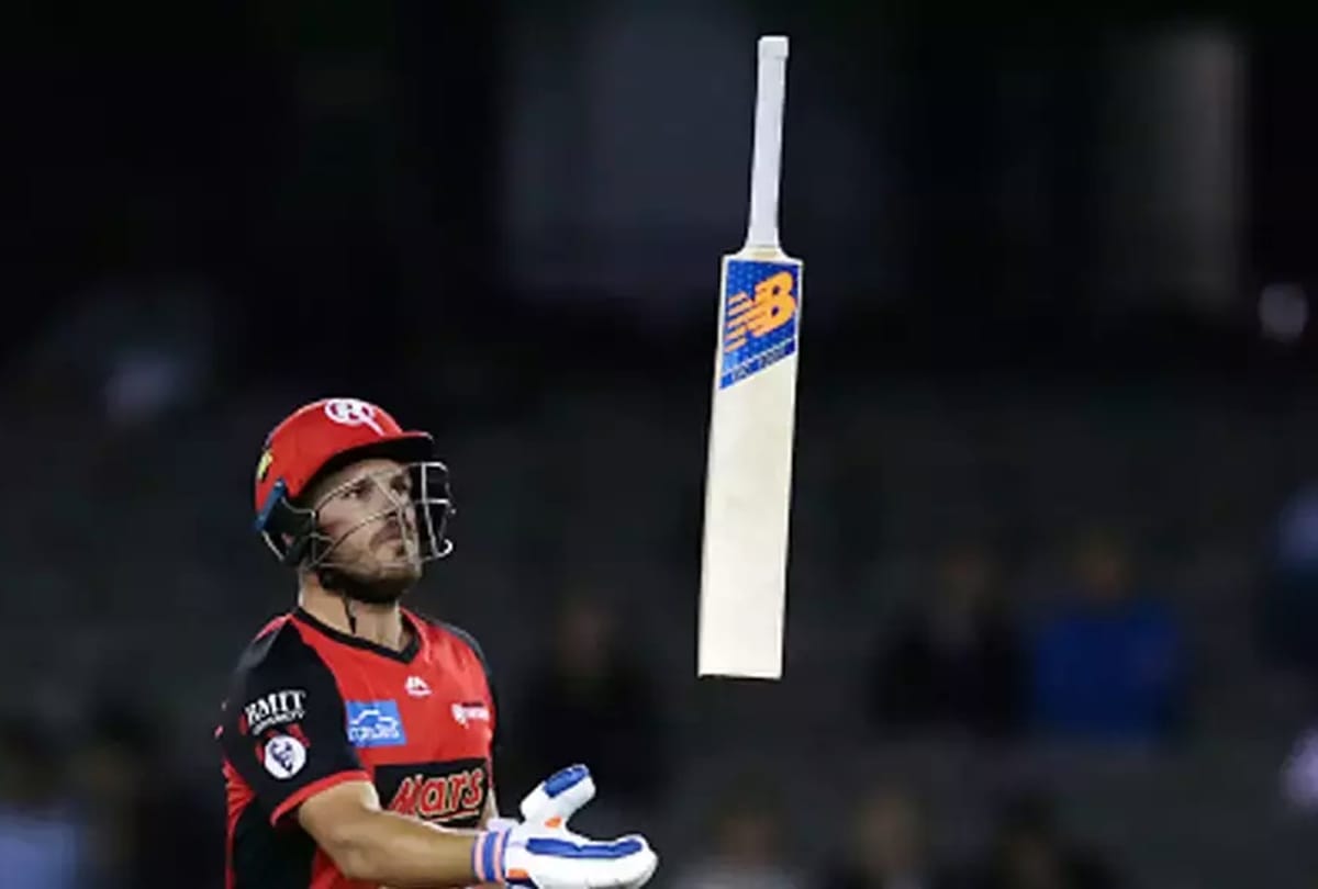 VIDEO: How Aaron finch looses his control after getting run out in final of Big Bash league 2019