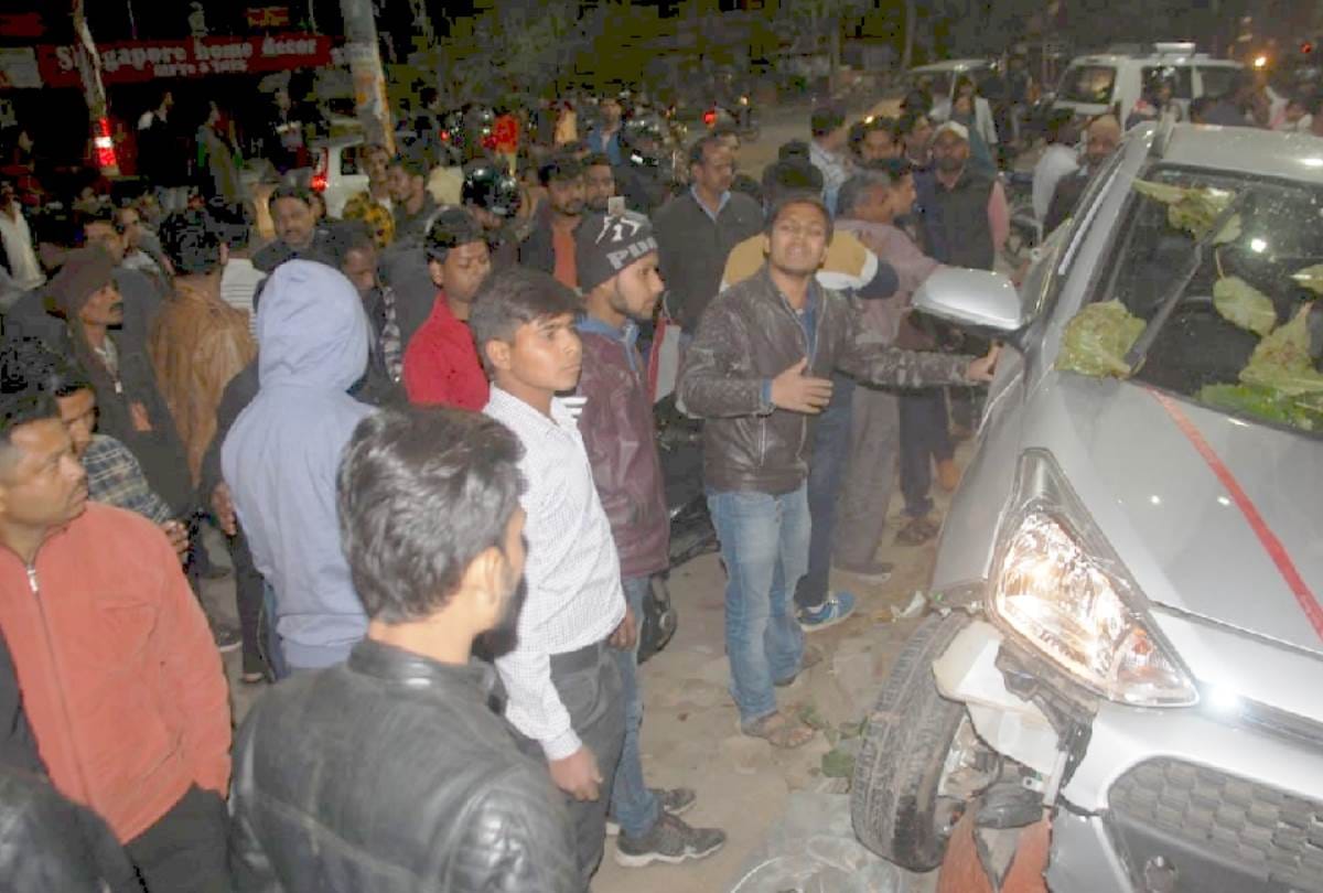 four injured in an accident in lucknow