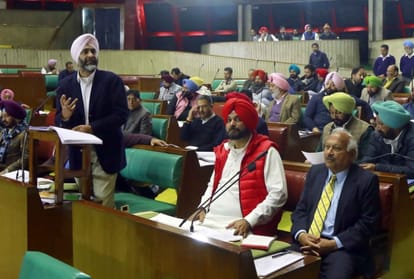 congress, manpreet badal presented punjab budget 2019 on 18 February