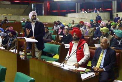 congress, manpreet badal presented punjab budget 2019 on 18 February