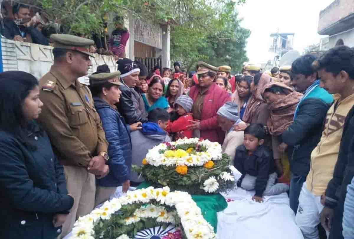 BJP MP Sakshi Maharaj seen laughing waving at crowd during CRPF jawan funeral