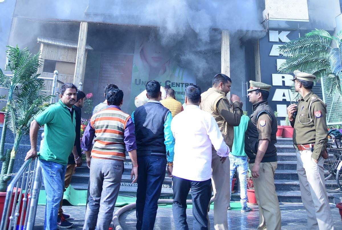 fire in spa center in lucknow