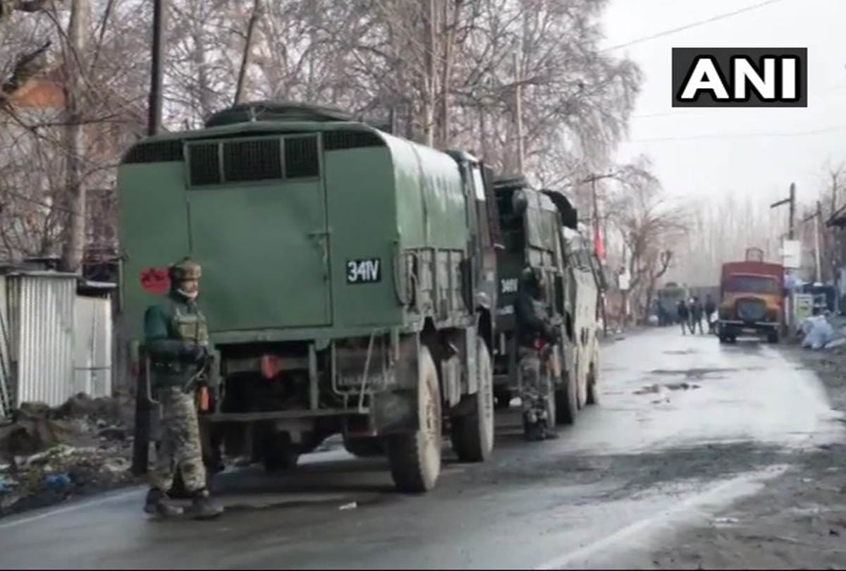 jammu kashmir pulwama militants killed jakli army jawan outside his house