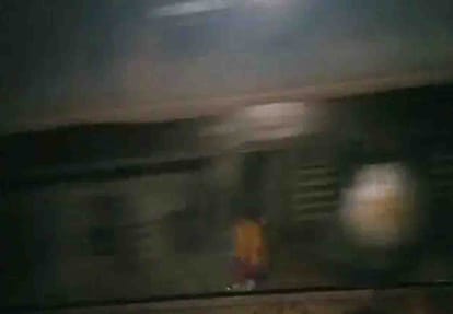 woman come under the train in kanpur and see what happened