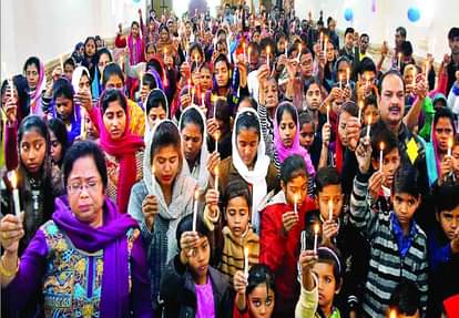 आतंकी हमले में शहीद हुए जवानों को श्रद्धांजलि अर्पित की