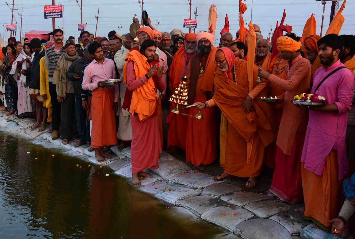 Kumbh 2019: Panchadashnam Juna akhara grew, still with come dandi sanyasi