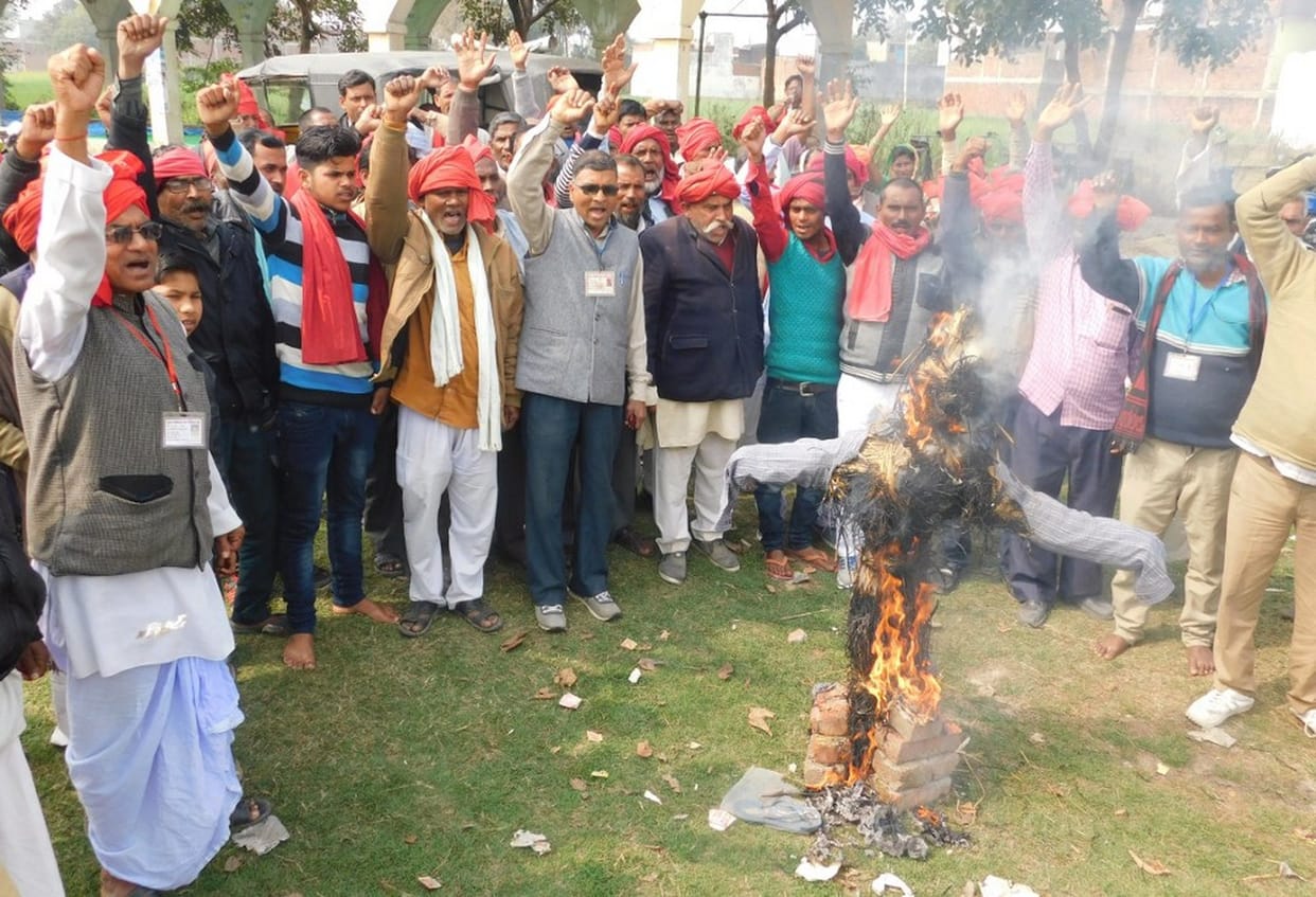 आतंकी हमले के विरोध में बंद रहा सिसवा