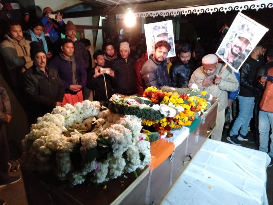 Encounter underway in pinglina pulwama jammu kashmir dehradun major martyr