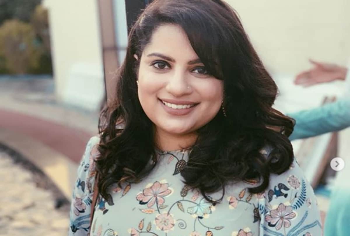 Mallika Dua Give Controversial Statement On Pulwama Attack gets trolled in social media