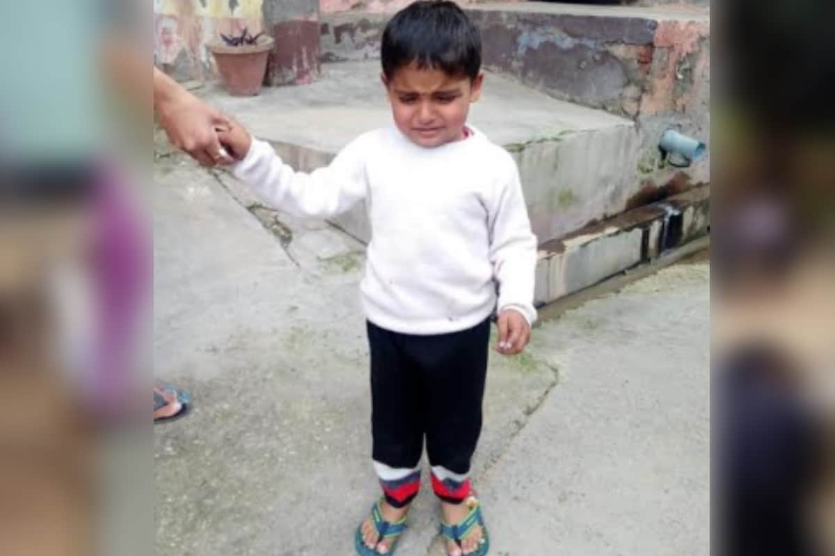 Meerut Ajay Kumar becomes martyr in Pulwama encounter, now who will give toys to son Aarv