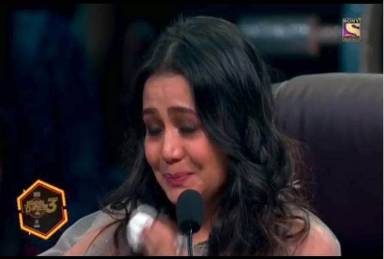 neha kakkar again break down to remember her ex boyfriend himansh kohli