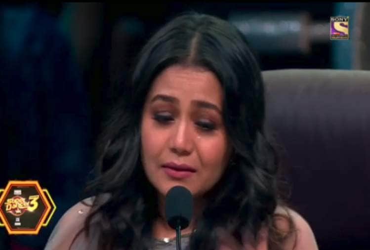 neha kakkar again break down to remember her ex boyfriend himansh kohli