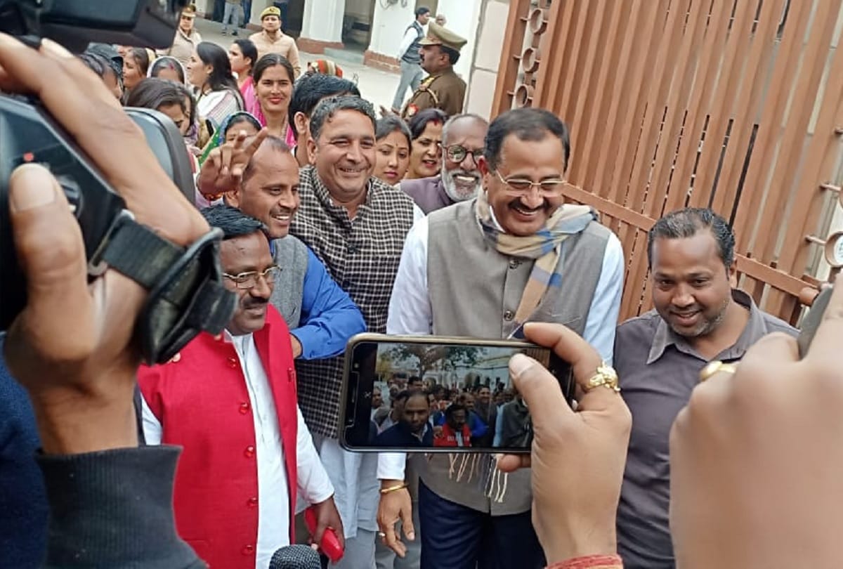 No confidence motion passed against Bulandshahr district panchayat president