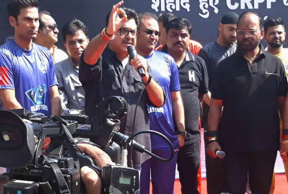 paresh rawal Appeal to news channels fo not invite pakistani guest on pulwama attack
