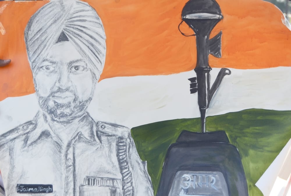 class 12 student giving tribute to pulwama martyr.