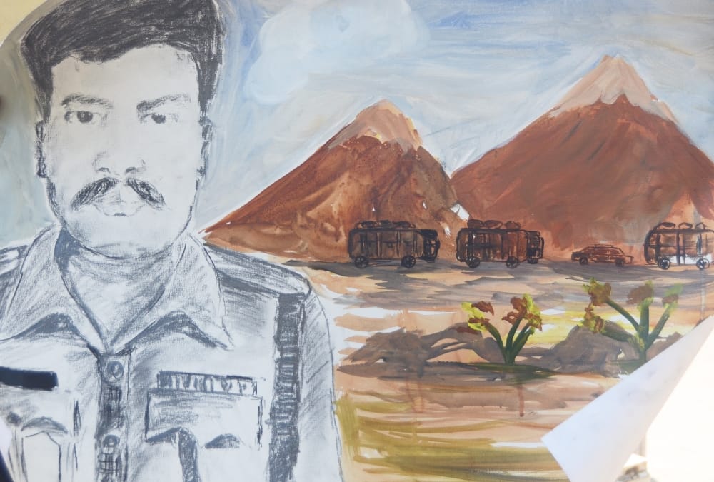 class 12 student giving tribute to pulwama martyr.