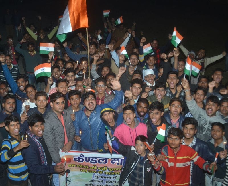 पुलवामा के बदले को आश्वासन नहीं, एक्शन चाहिए