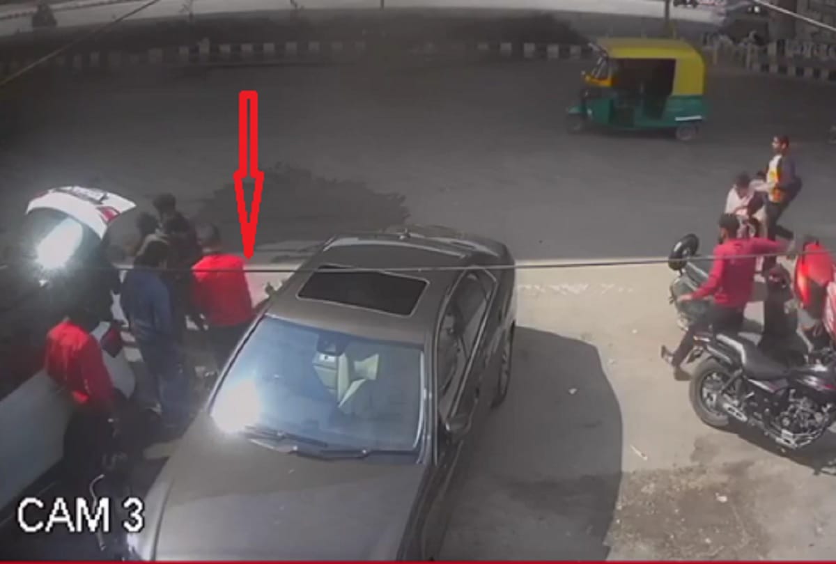 car collided with the bike, maiden dropped down flyover in delhi