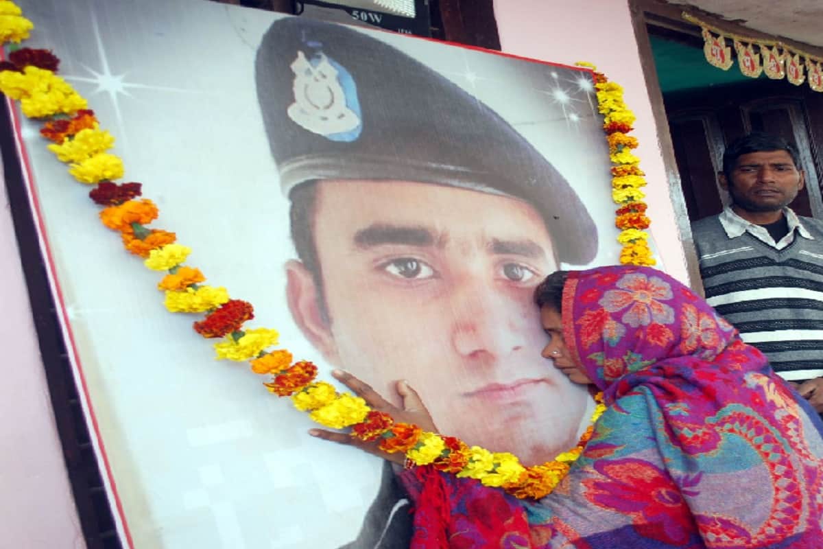 Pulwama terror attack, Sad family of martyr Amit and Pradeep, see photos