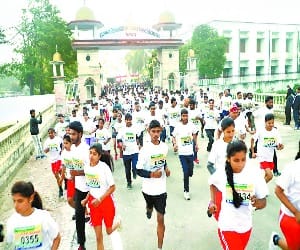 Ayodhya - Renu and Manoj won the Half Marathon