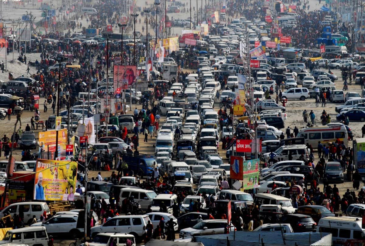 Kumbh Mela 2019: Crowd of devotees on Sangam, traffic uncontrollable, police arrangement fail