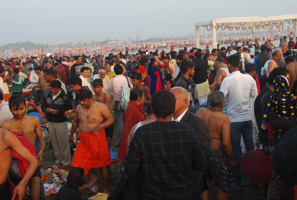 Kumbh Mela 2019: Crowd of devotees on Sangam, traffic uncontrollable, police arrangement fail