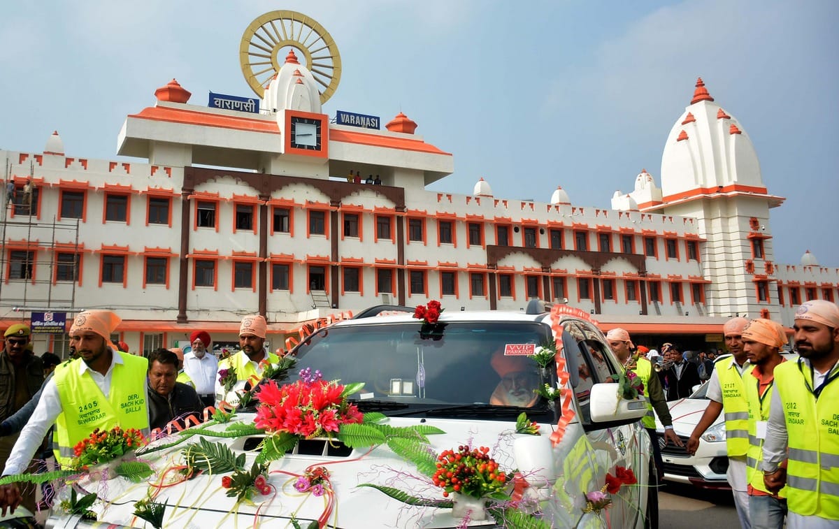 Sant niranjan dass reached varanasi for sant ravidas jayanti