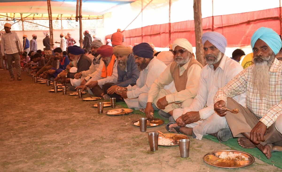 Sant niranjan dass reached varanasi for sant ravidas jayanti