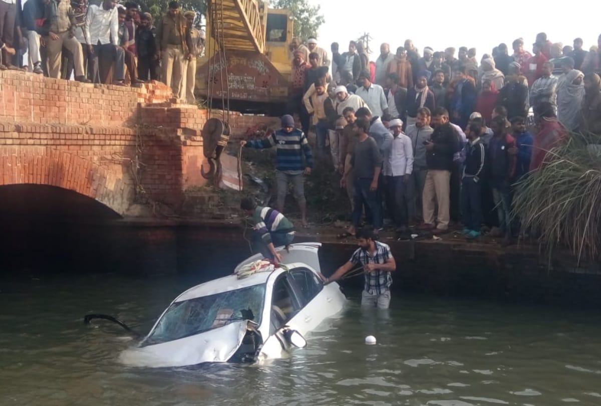 pilgrims car fell into canal in Bulandshahr, 5 people died, 3 injured