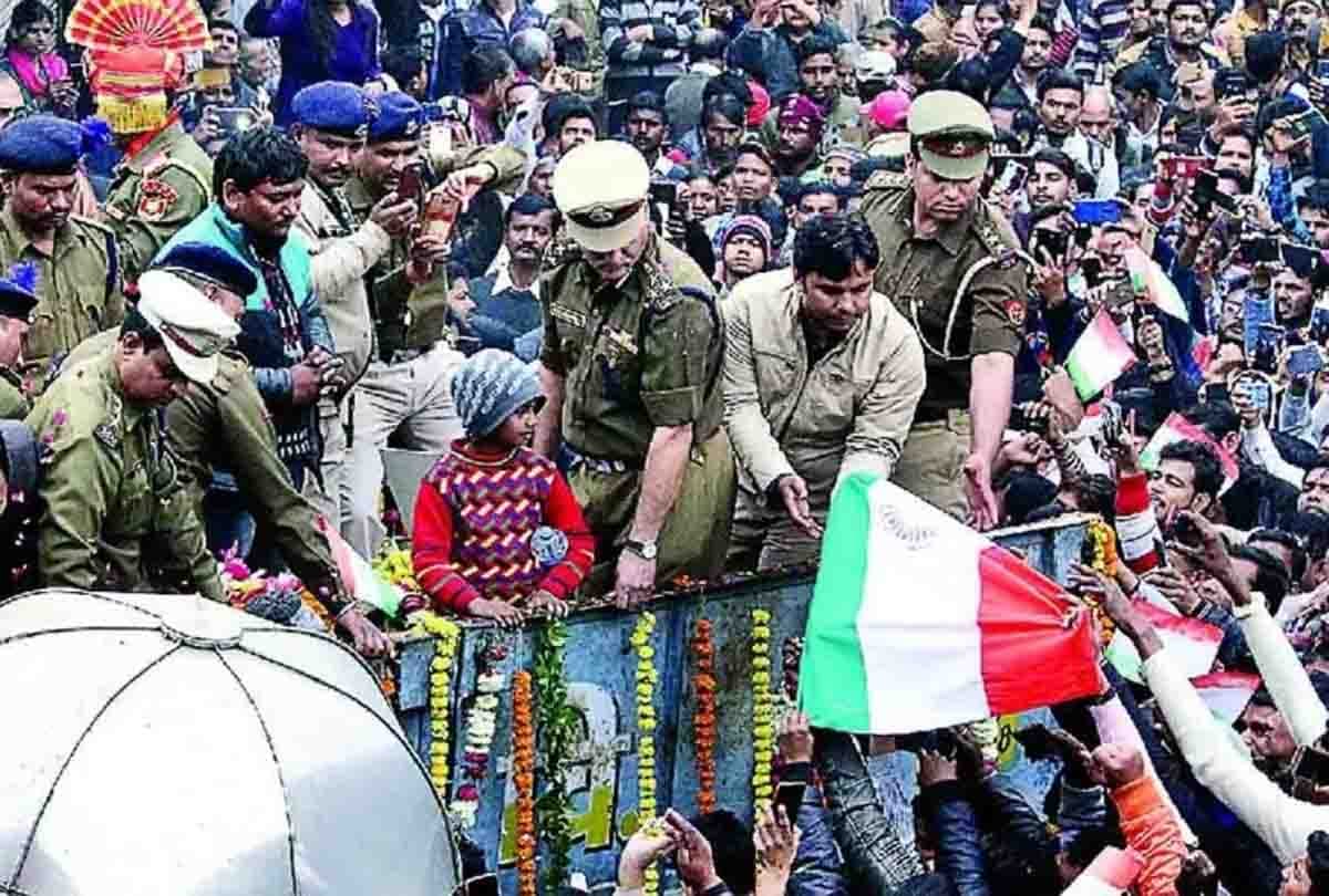 bjp mp's laughing issue on pulwama attack martyr