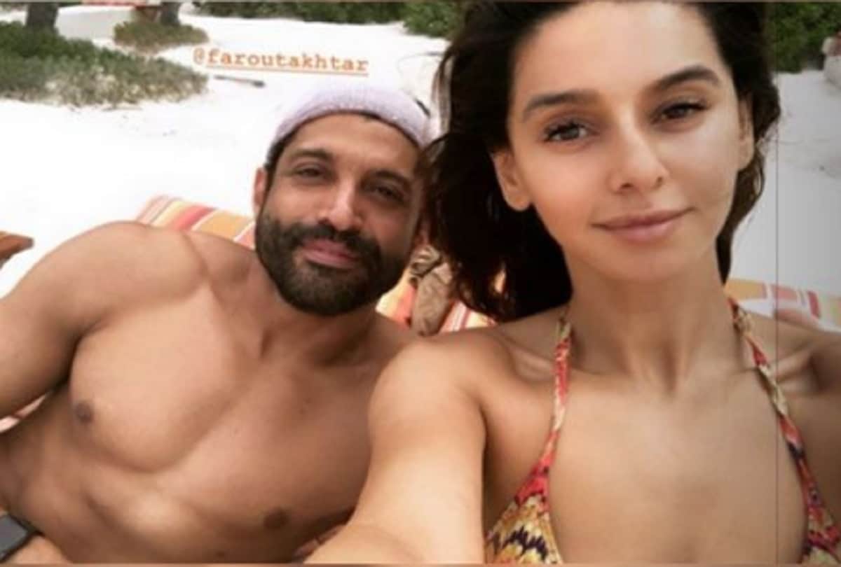 Farhan Akhtar Shibani Dandekar enjoying holiday in Mexico shared romantic pictures