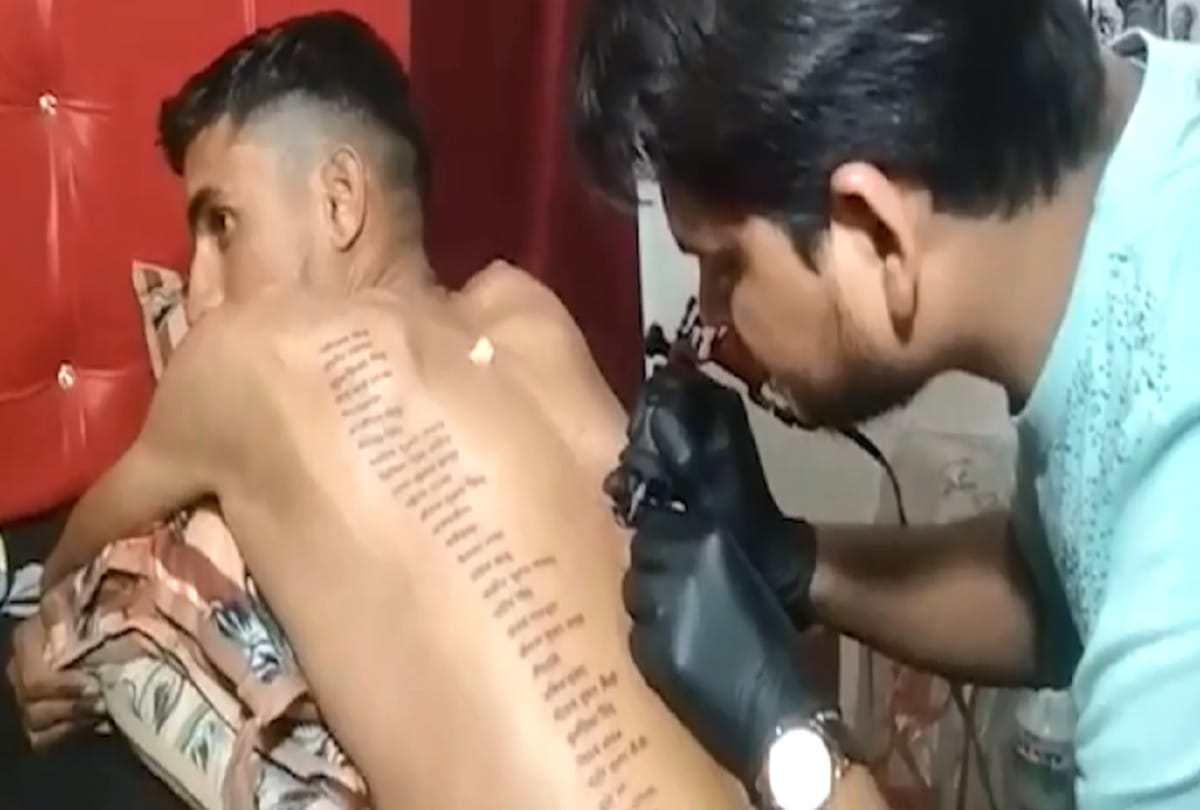 gopal saran tatooed names of 71 martyrs on his body as a unique tribute to pulwama terror atttack 