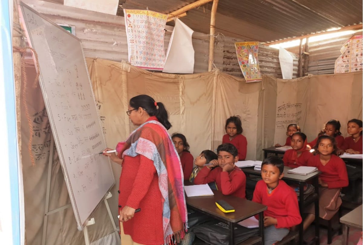 Temporary school running in Kumbh Mela, Children learning mathematics and English, see photos