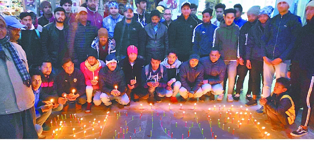 seema par shaheed hue javaanon ko shraddhaanjali dee