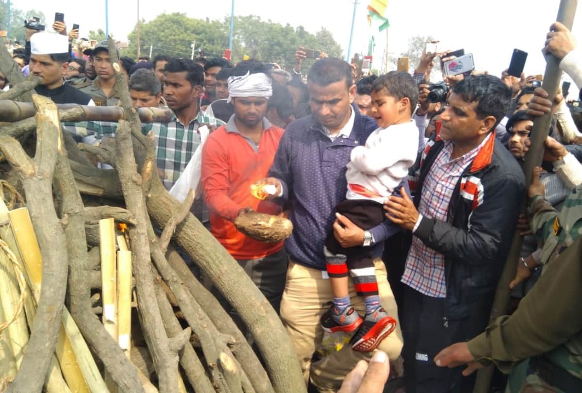 # Pulwama encounter, Martyred Ajay funeral completed where he played with friends in Meerut