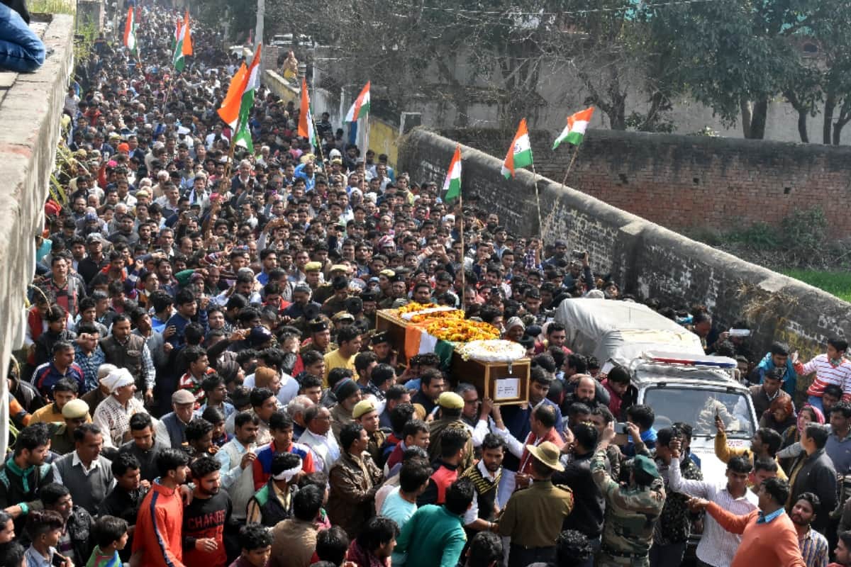 #Pulwama encounter ,Meerut martyr ajay kumar funeral completed with josh see his last journey photo