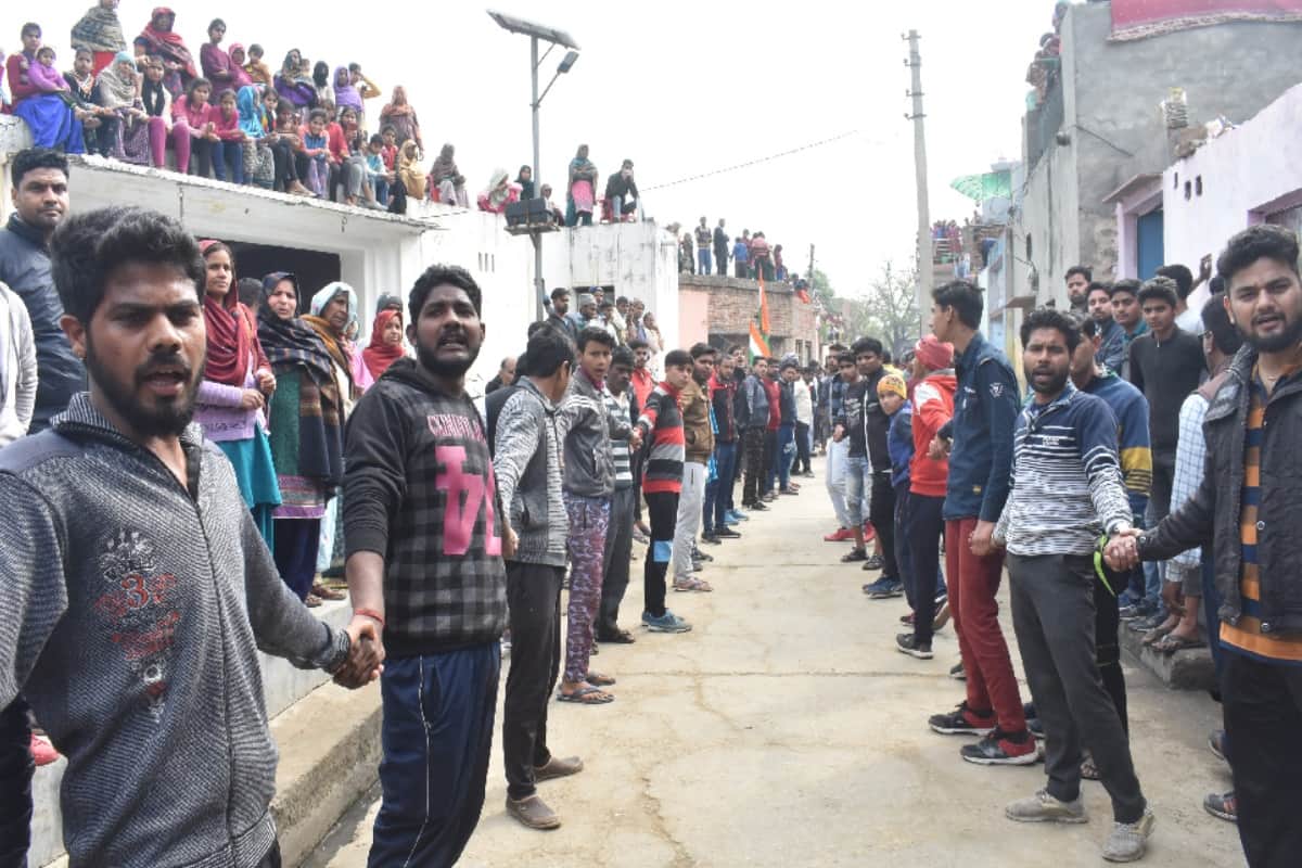 Pulwama terror attack, martyr Ajay's family and women have sought to remove Article 370