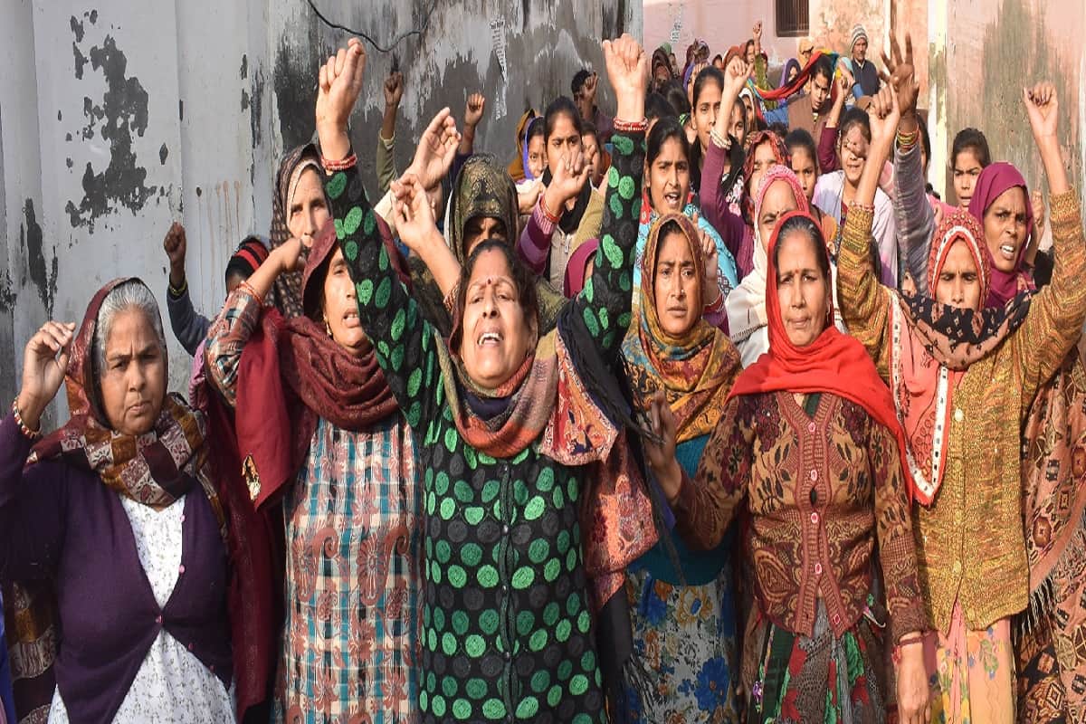 Pulwama terror attack, martyr Ajay's family and women have sought to remove Article 370