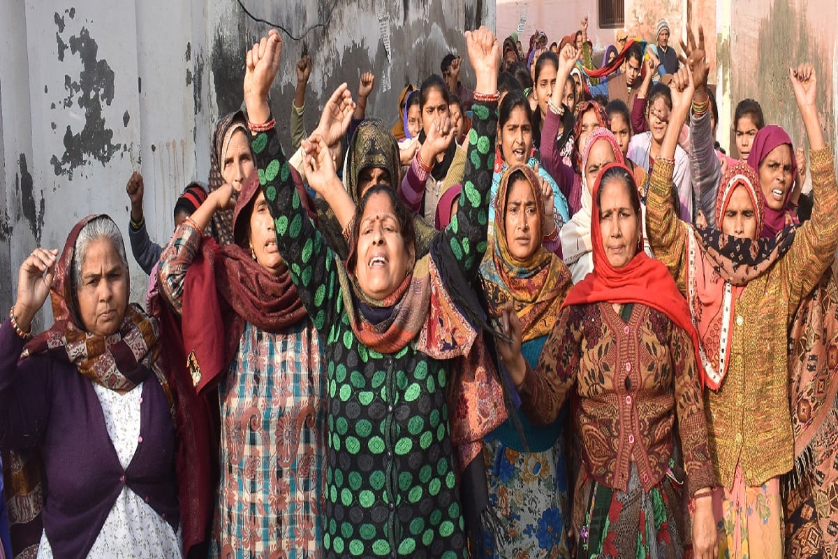 Pulwama terror attack, martyr Ajay's family and women have sought to remove Article 370