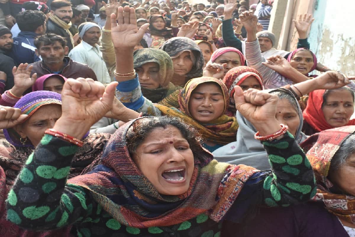 Pulwama terror attack, martyr Ajay's family and women have sought to remove Article 370