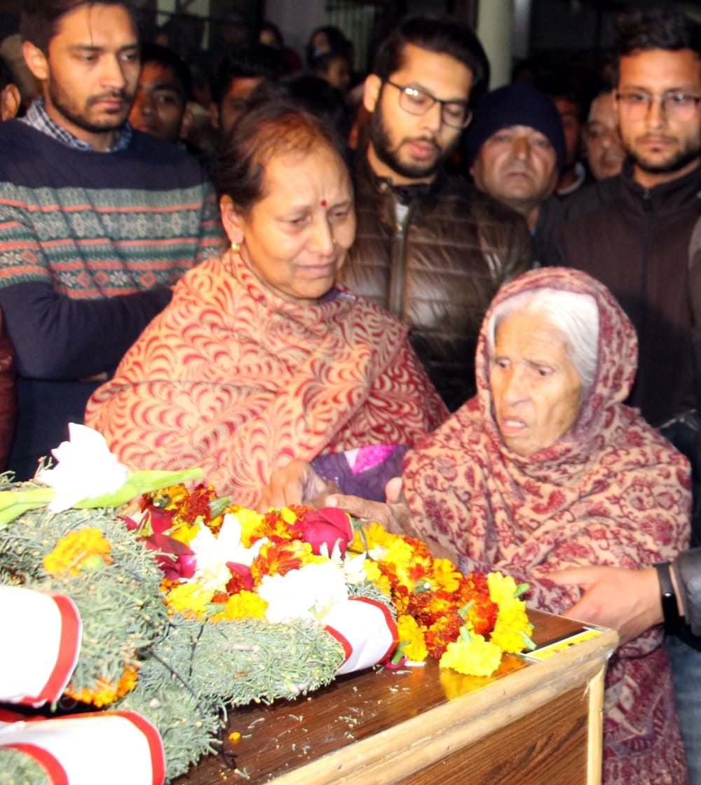 Pulwama Encounter dehradun martyr vibhuti had to join army from childhood